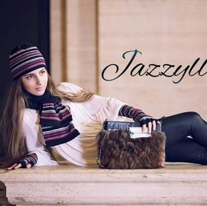 SET OF THREE TEXT-MITTENS, SCARF AND BEANIE